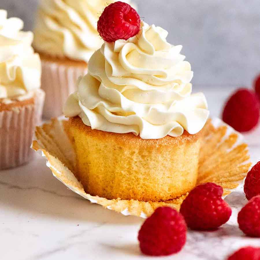 How to Make Vanilla Cupcakes